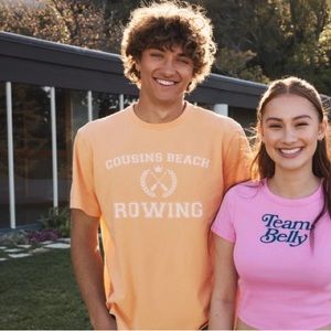 AE x The Summer I Turned Pretty Graphic T-Shirt “Cousins Beach Rowing”